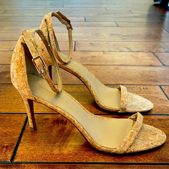 BANANA REPUBLIC Heals - Picture 3 of 3